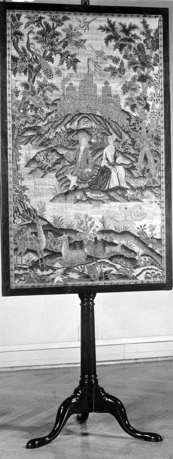 Pole Screen — England