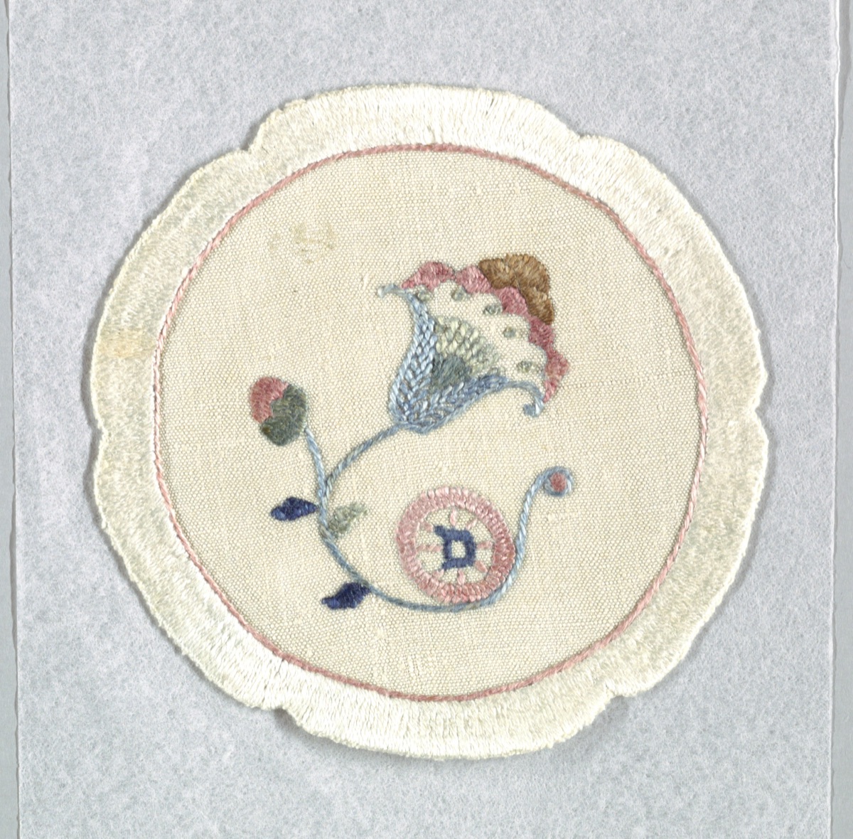 Doily — Deerfield Society of Blue and White Needlework, Deerfield, Massachusetts, USA, 1896–1926