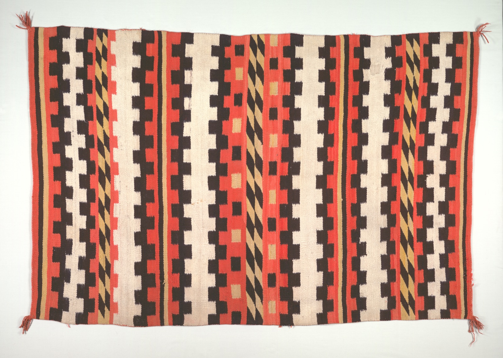 Rug (banded pound blanket style)