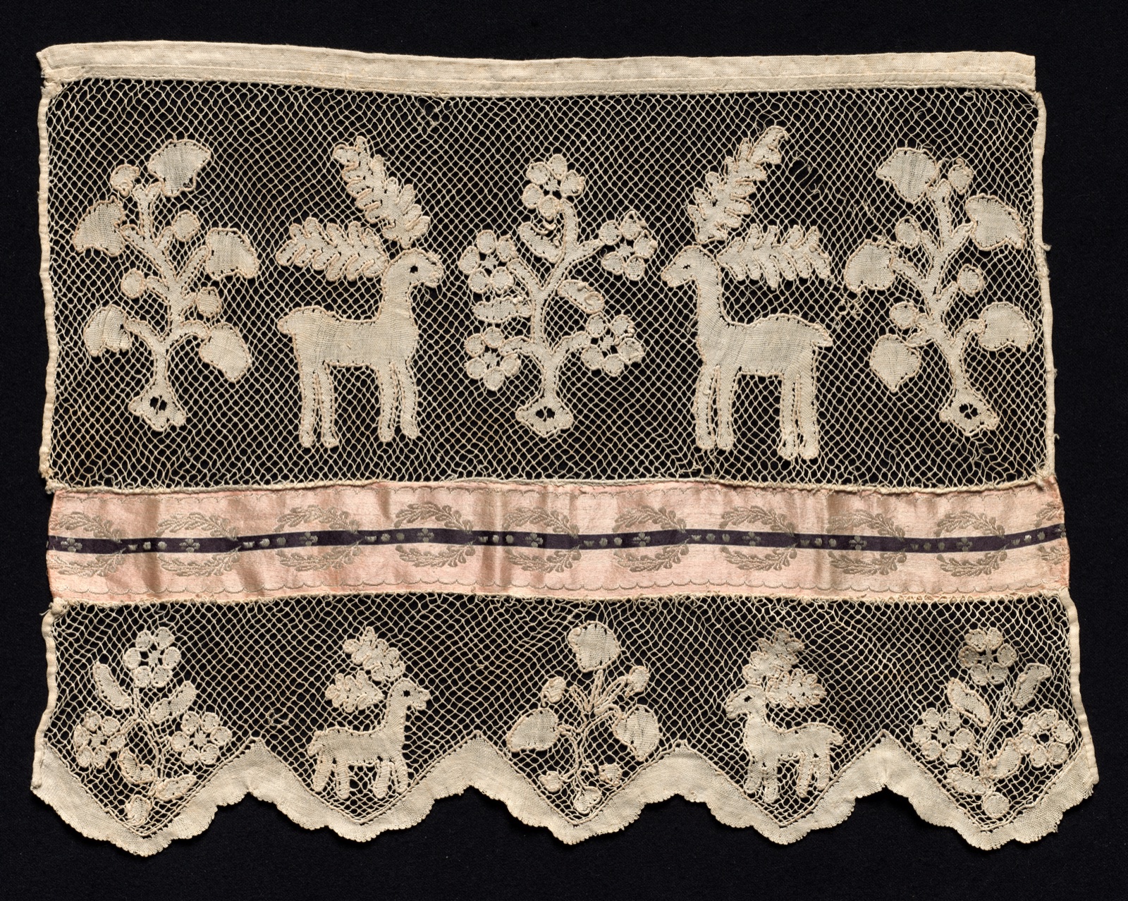 Lace Towel End