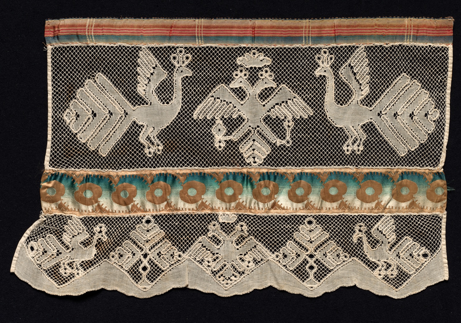 Lace Towel End