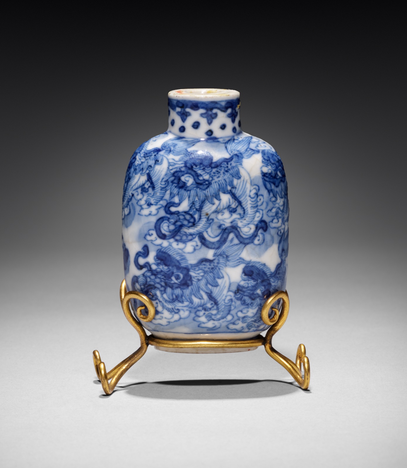 Flattened Ovoid Snuff Bottle with Stopper