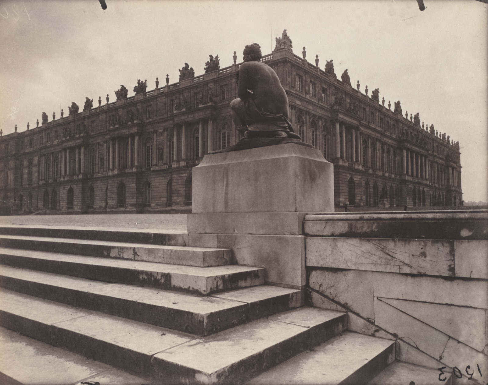 Versailles, Chaste Venus — Eugène Atget (French, 1857–1927)