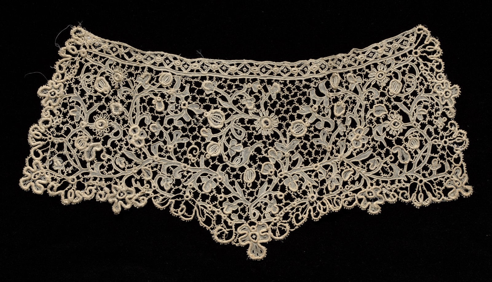Lace Cuff (One of a Pair)