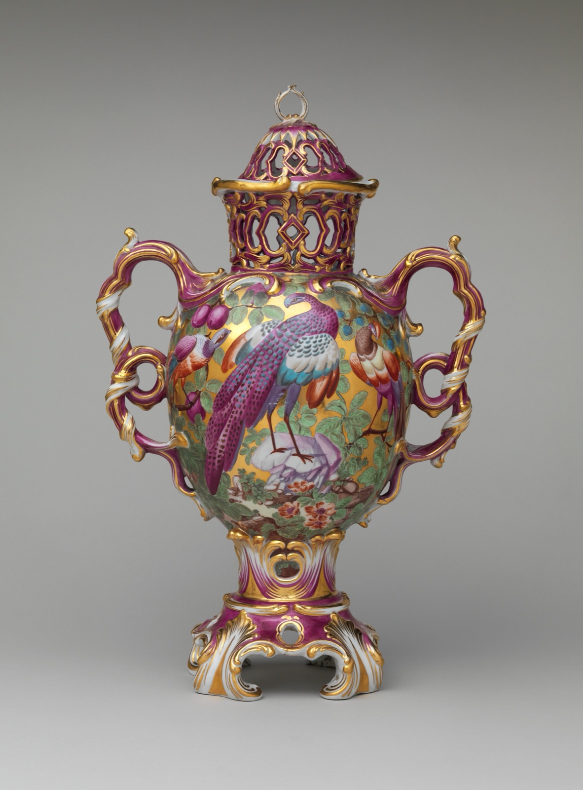 Perfume vase — Chelsea Porcelain Manufactory