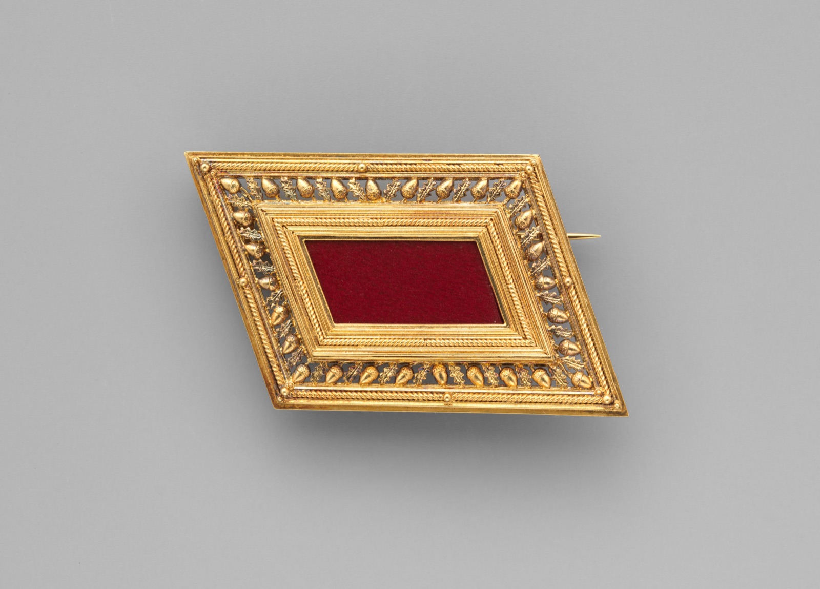 Brooch — Carlo Giuliano