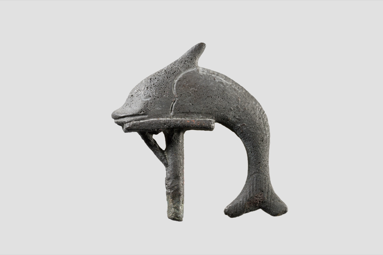 Schilbe fish, sacred to Hatmehyt, on standard