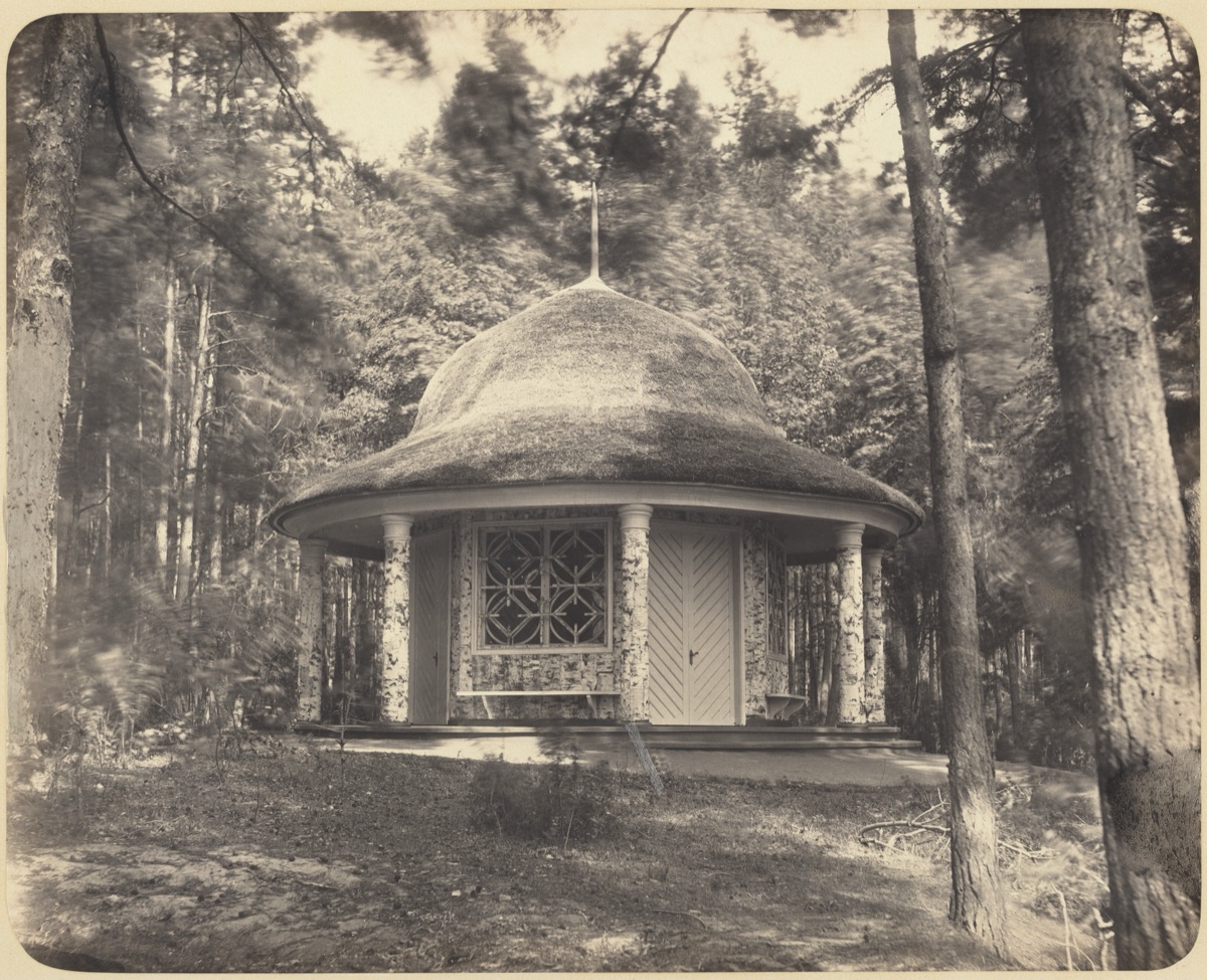 Gazebo in the Forest Near Moscow — Scherer and Nabholz