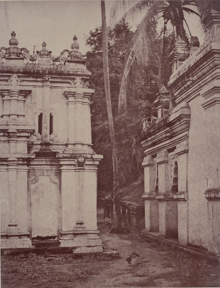 Amerapoora: View amongst the Pagodas near the Statue — Linnaeus Tripe