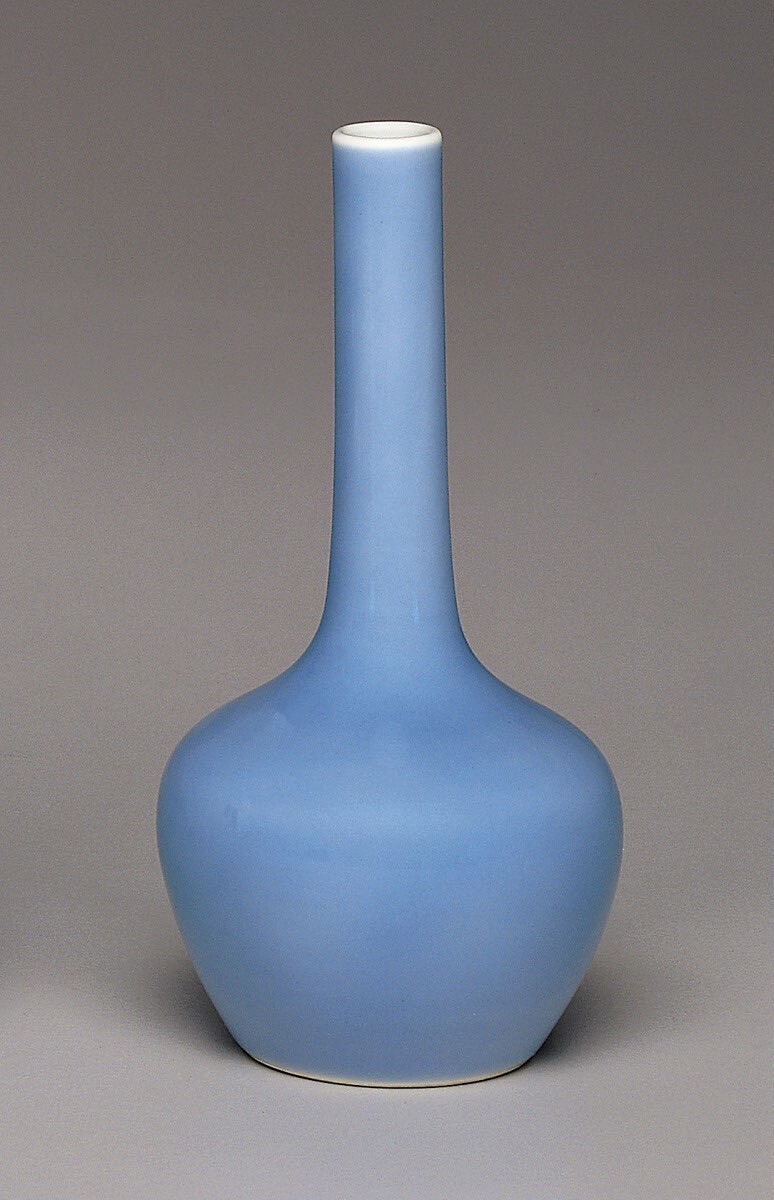 Bottle Vase — Chinese Qing Dynasty