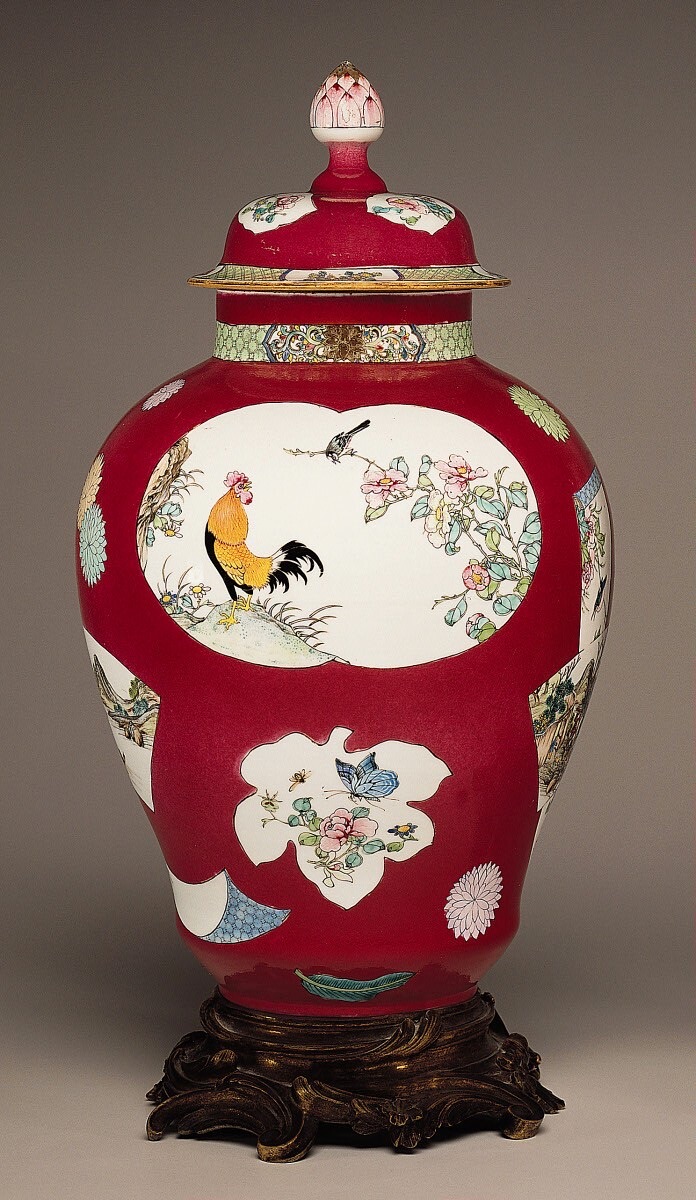 Covered Jar — Chinese Qing Dynasty