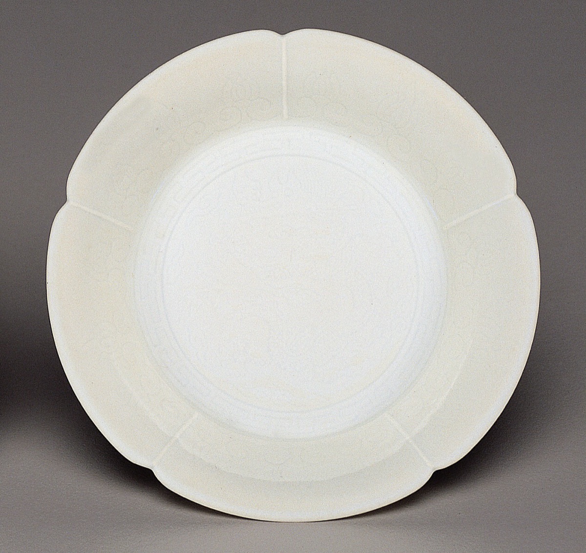 Small Foliated Dish — Chinese Qing Dynasty