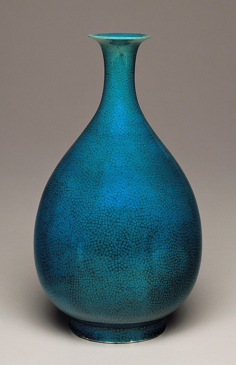 Bottle Vase — Chinese Qing Dynasty