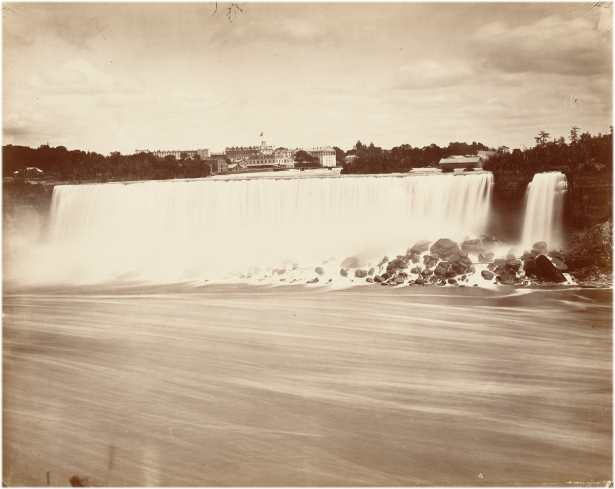 Niagara — George Barker
