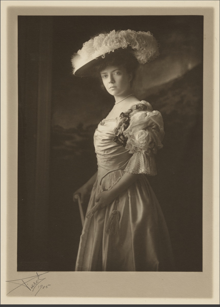 Alice Roosevelt Longworth — Henry Havelock Pierce, 1864 - 1943